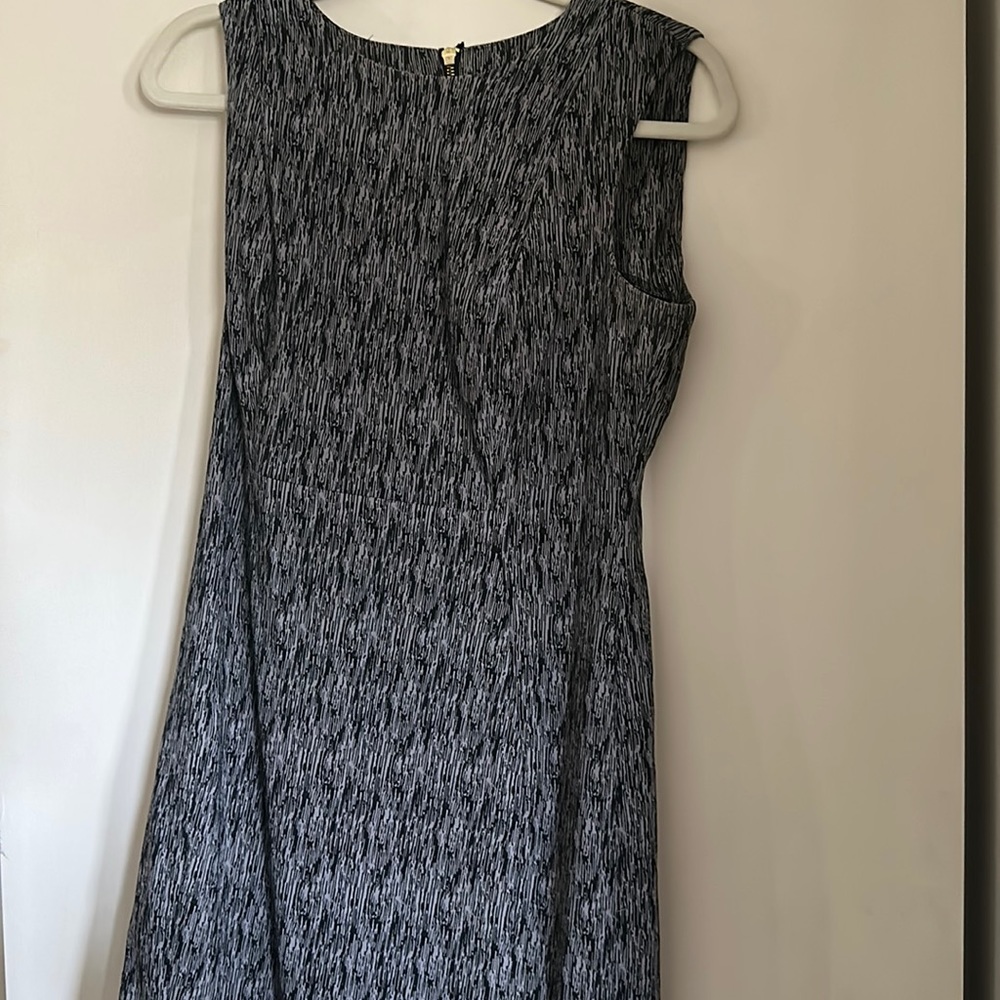 Sleeveless dress